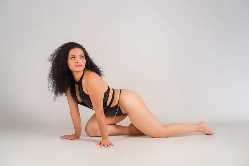 Live sex webcam photo for AbrilRoman #6233988