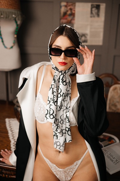 Live sex webcam photo for LesiVietta #6522591