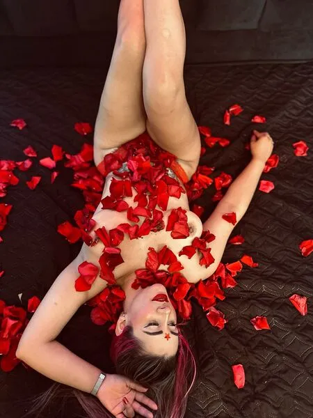 Live sex webcam photo for CintiaParker24 #6177409