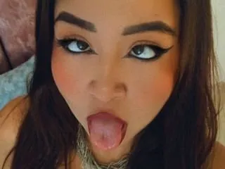 Live sex webcam photo for KimSantanaa #6000606