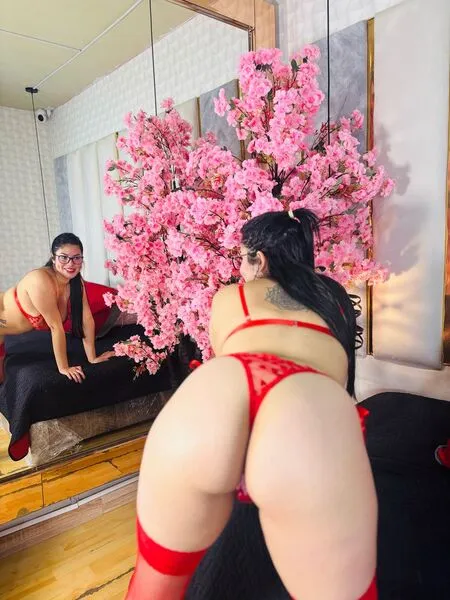 Live sex webcam photo for CristalBenet #6905092