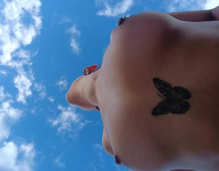 Live sex webcam photo for KikiCyrus #6033766