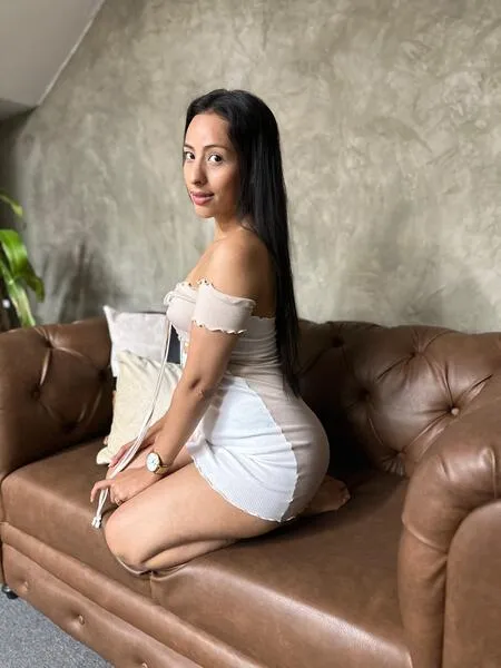 Live sex webcam photo for AlisonLunaa #6288106