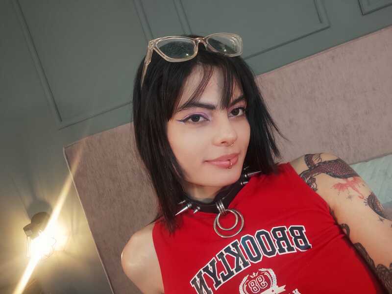 Live sex webcam photo for AlisonLunaa #6288021