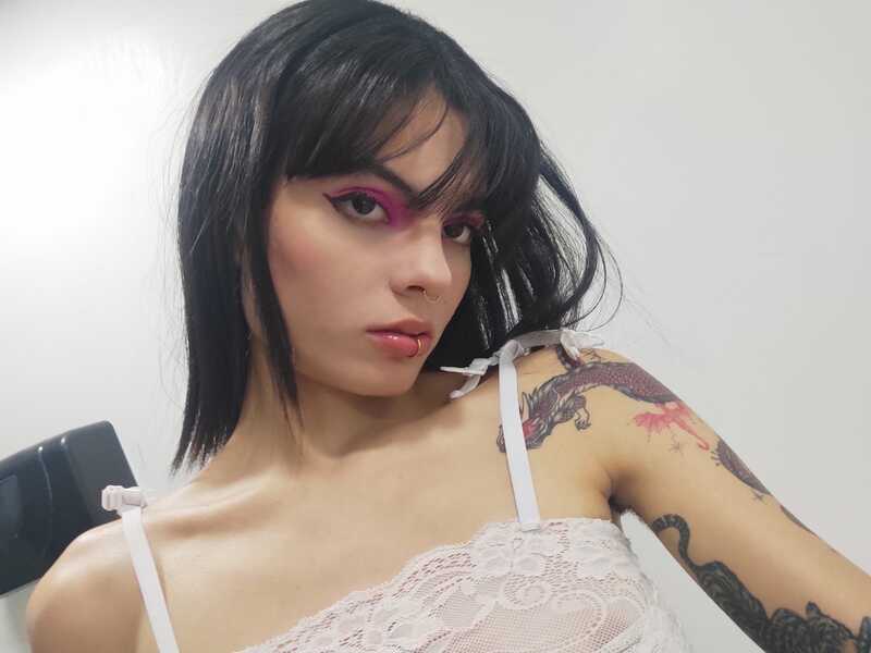 Live sex webcam photo for AlisonLunaa #6288069