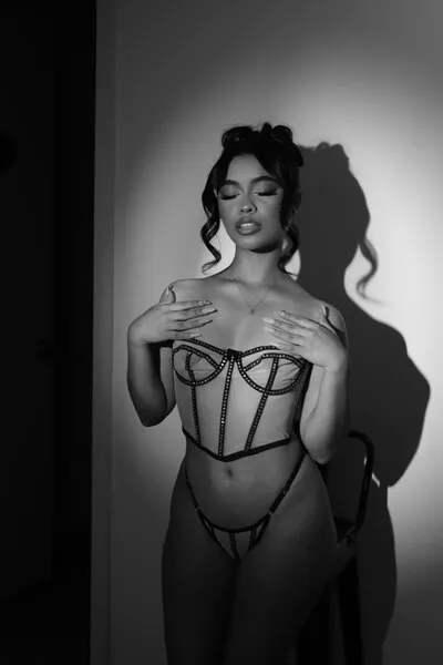 Live sex webcam photo for CharlotteG #6264693