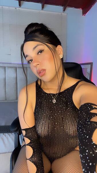 Live sex webcam photo for HalmaRoberts #6516912