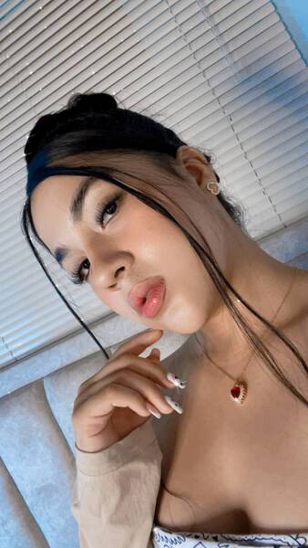 Live sex webcam photo for HalmaRoberts #6516903