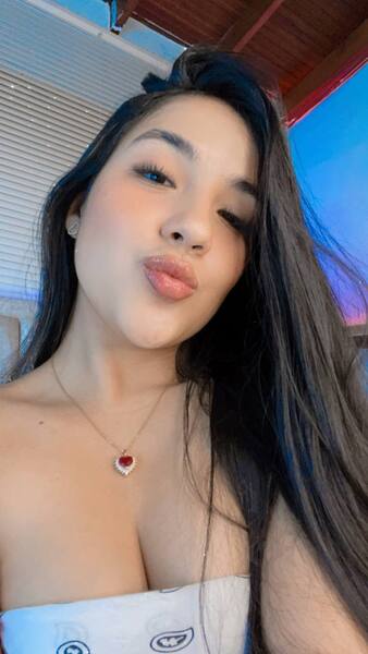 Live sex webcam photo for HalmaRoberts #6516890