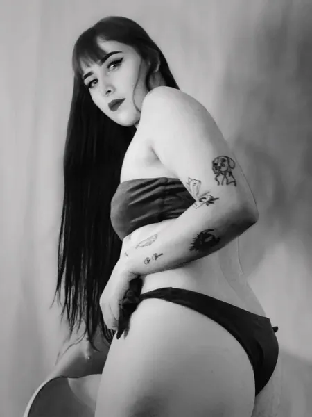 Live sex webcam photo for BonieLuu #6114424