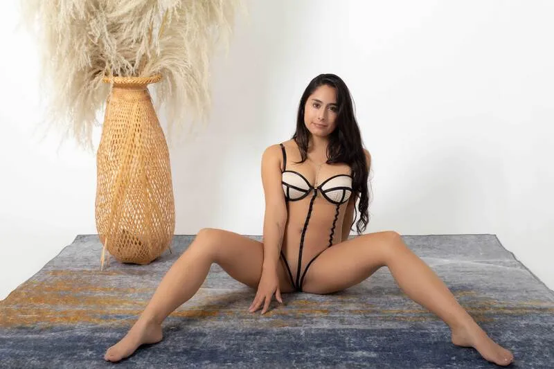 Live sex webcam photo for Julia_Gomez #6469465