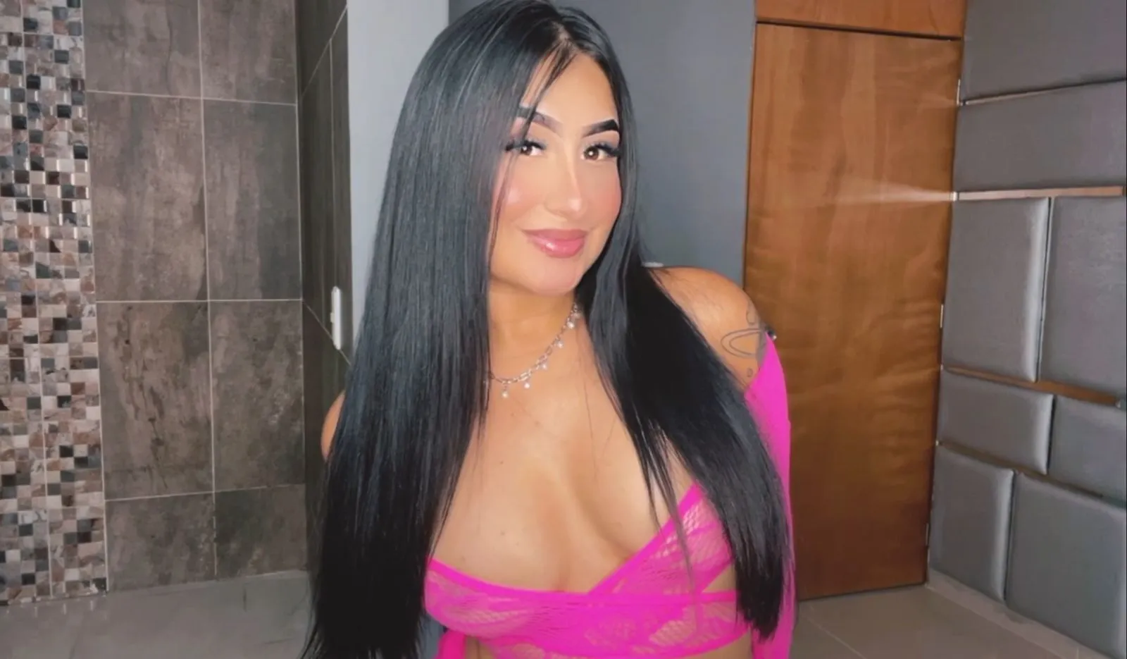 Live sex webcam photo for PauletteSanderss #7784153