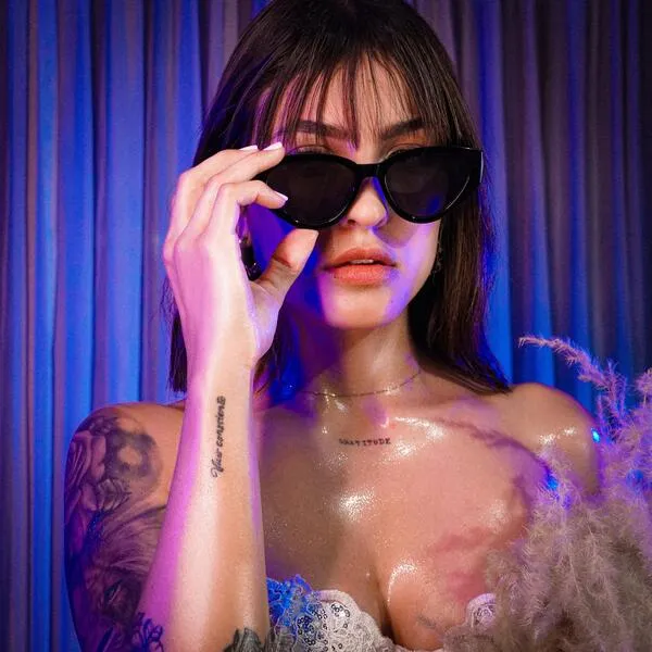 Live sex webcam photo for KelinWaynne #6210030