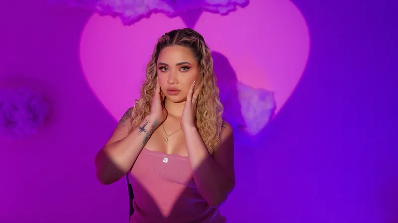 Live sex webcam photo for EmmaMilleerr #6896558