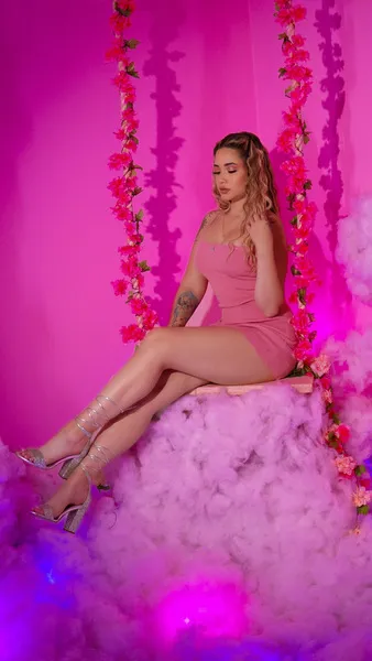 Live sex webcam photo for EmmaMilleerr #6896569