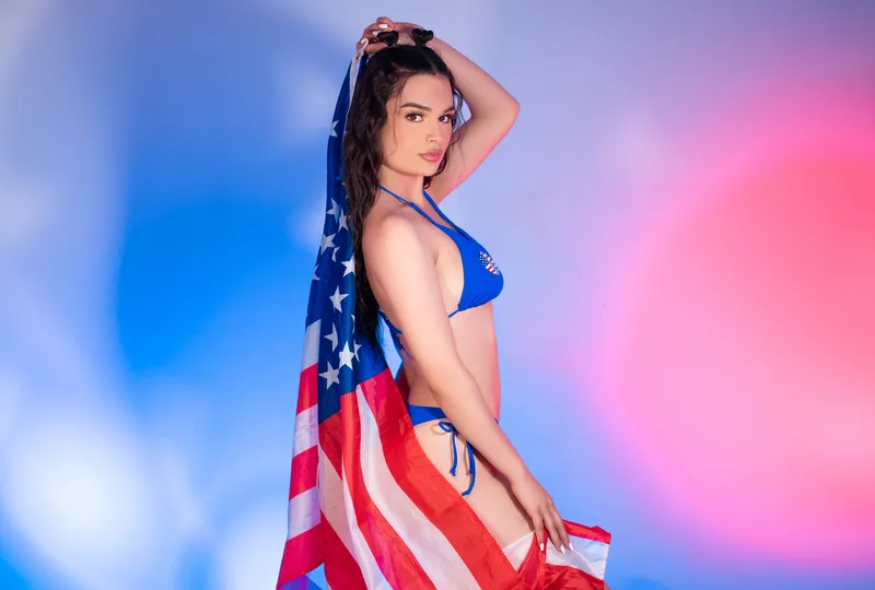 Live sex webcam photo for CharlotteBrownh #6348297