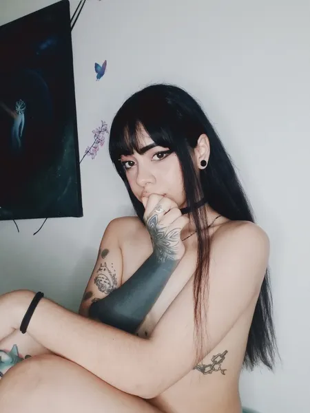 Live sex webcam photo for MissTomie19 #7969874