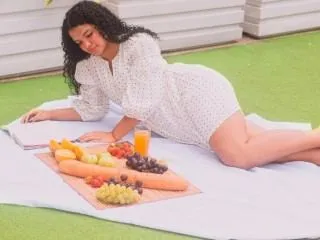 Live sex webcam photo for SophieeSky #6184944