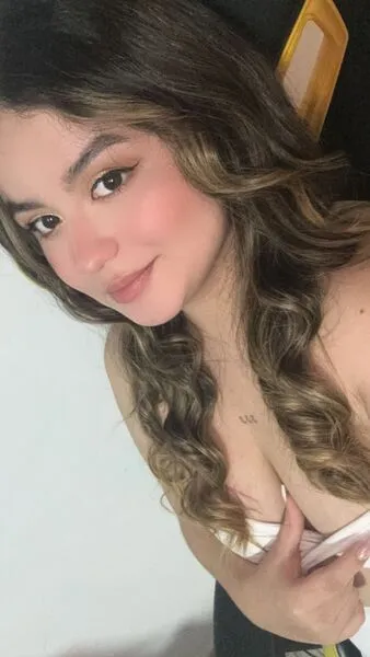 Live sex webcam photo for JoyceRoss #6210029