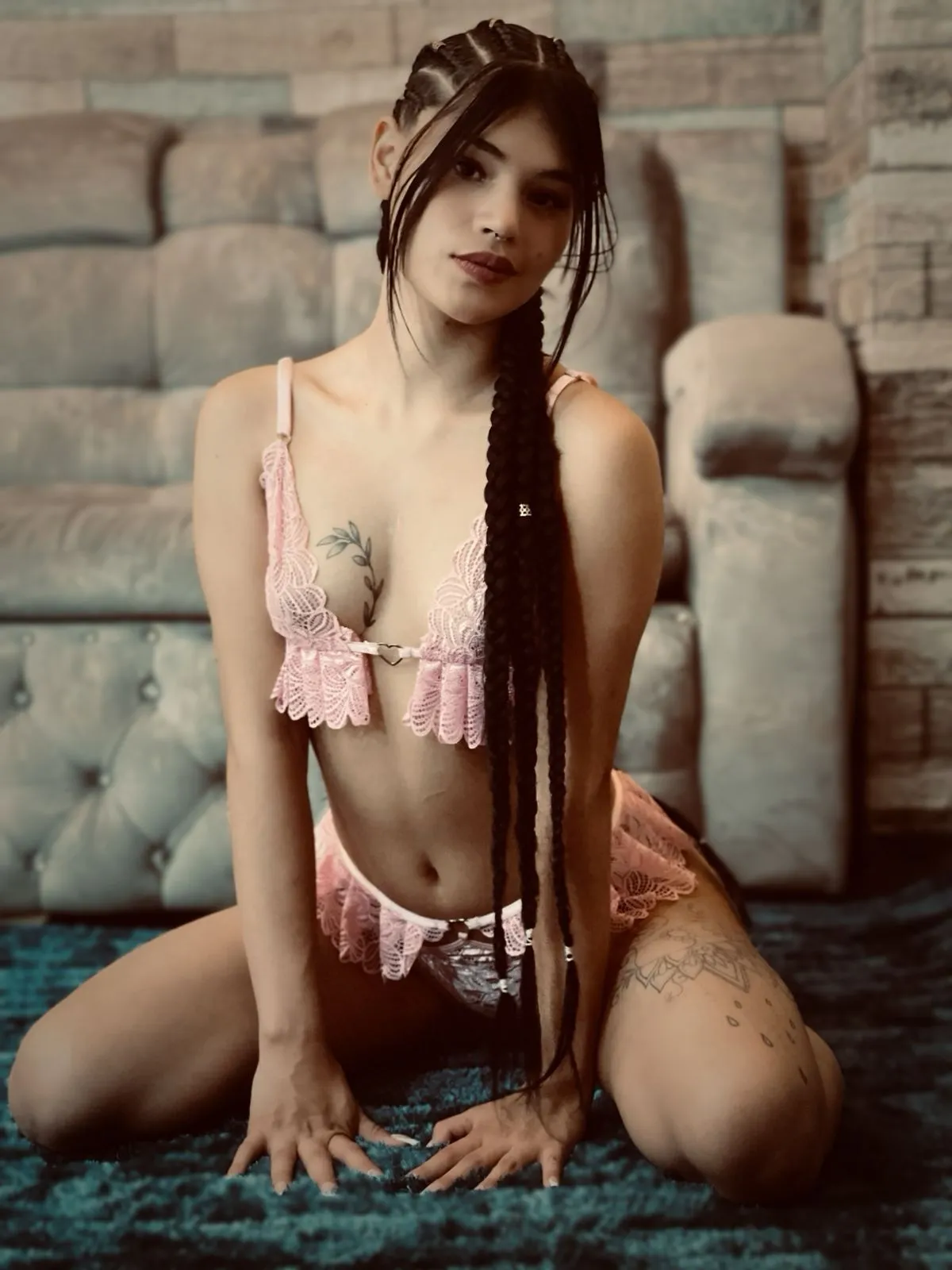 Live sex webcam photo for EmilyRousse18 #7457871