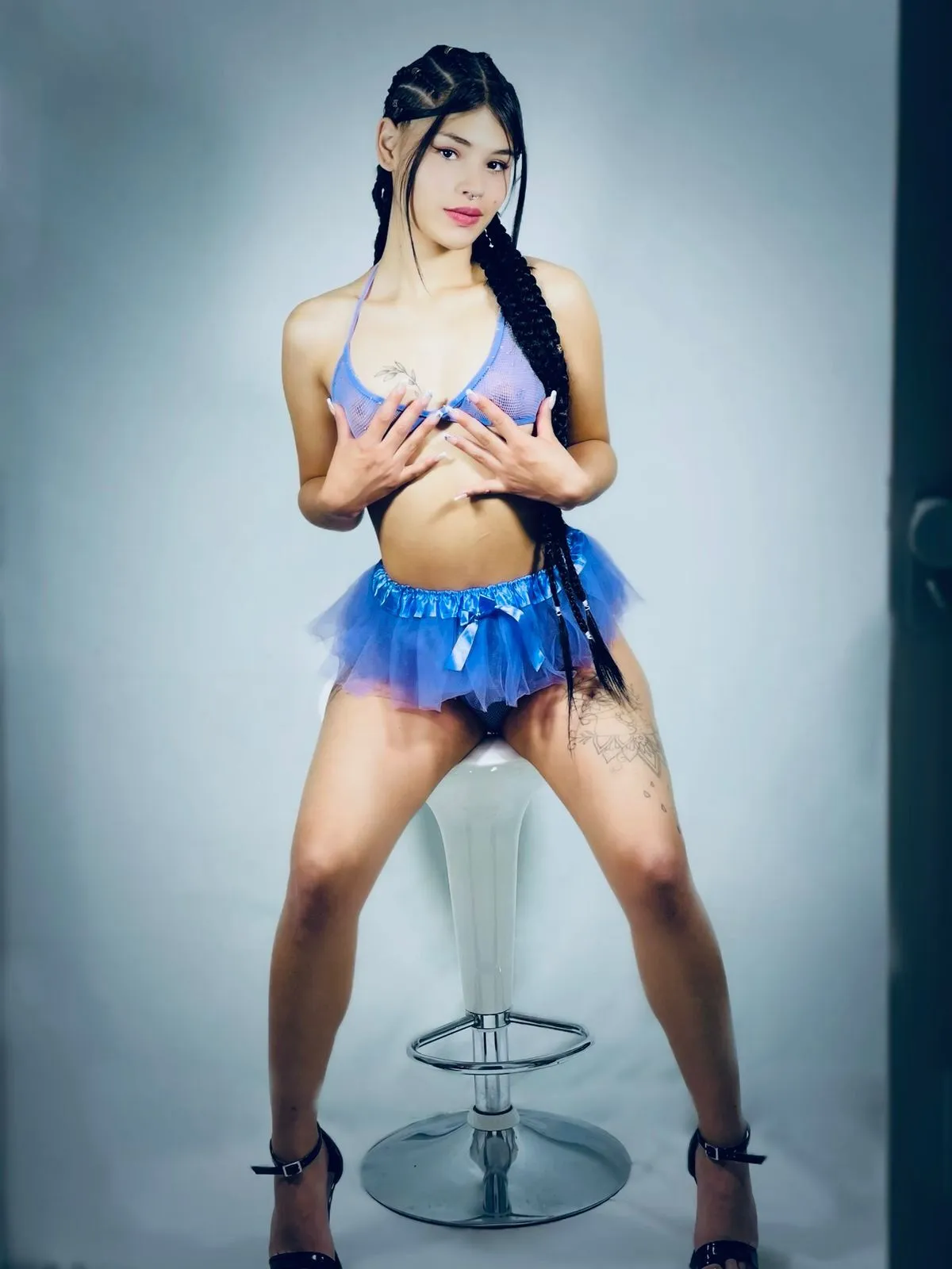 Live sex webcam photo for EmilyRousse18 #7457819