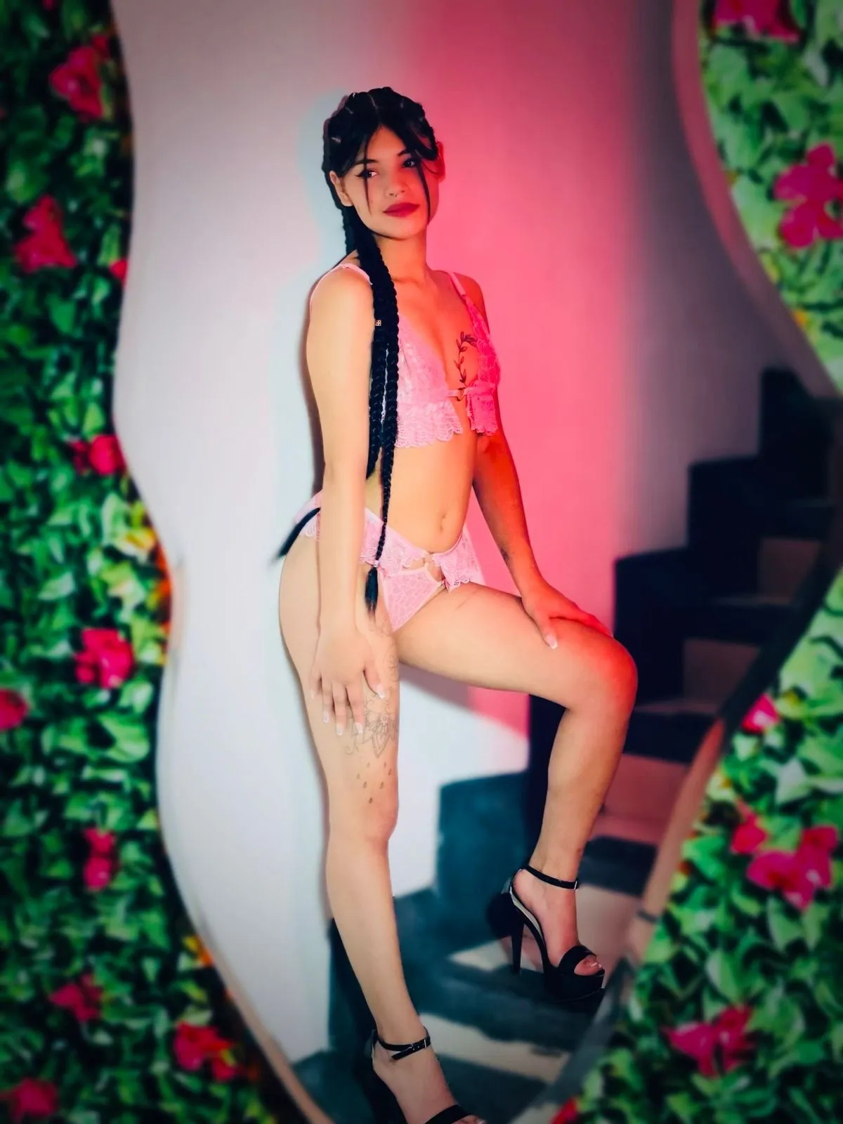 Live sex webcam photo for EmilyRousse18 #7457838