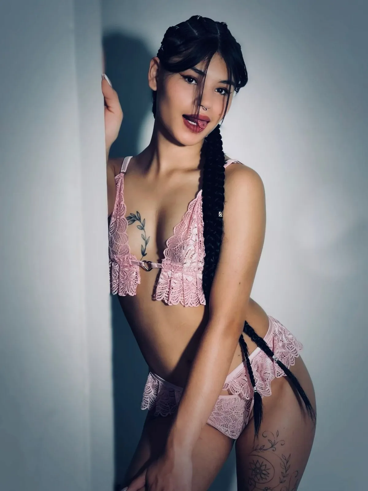 Live sex webcam photo for EmilyRousse18 #7457865