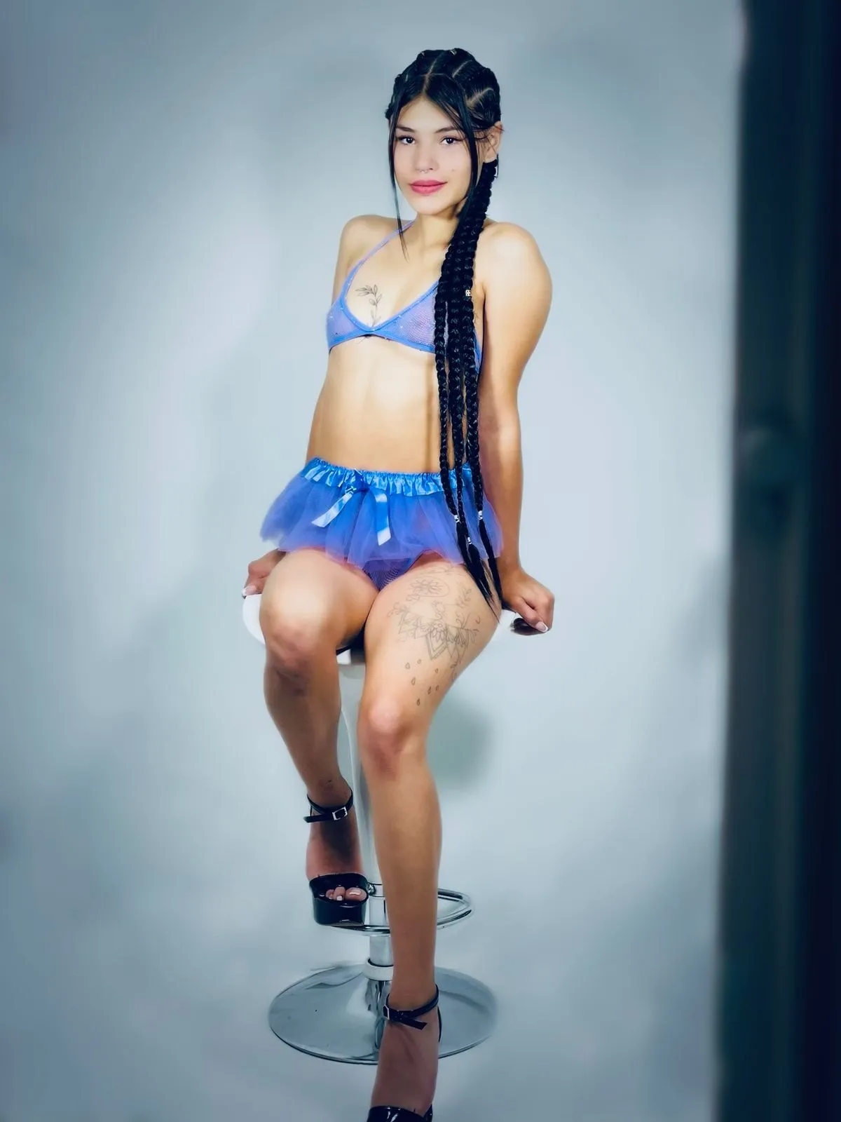 Live sex webcam photo for EmilyRousse18 #7457828