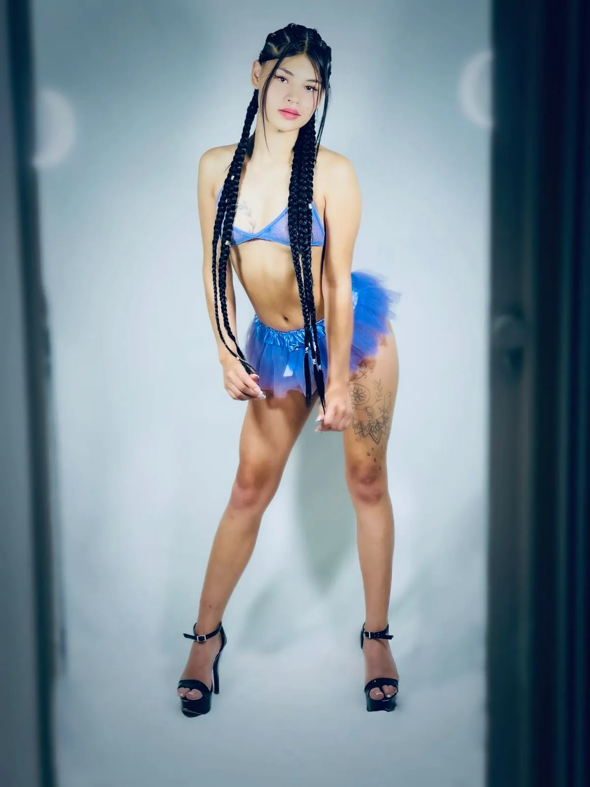 Live sex webcam photo for EmilyRousse18 #7457872