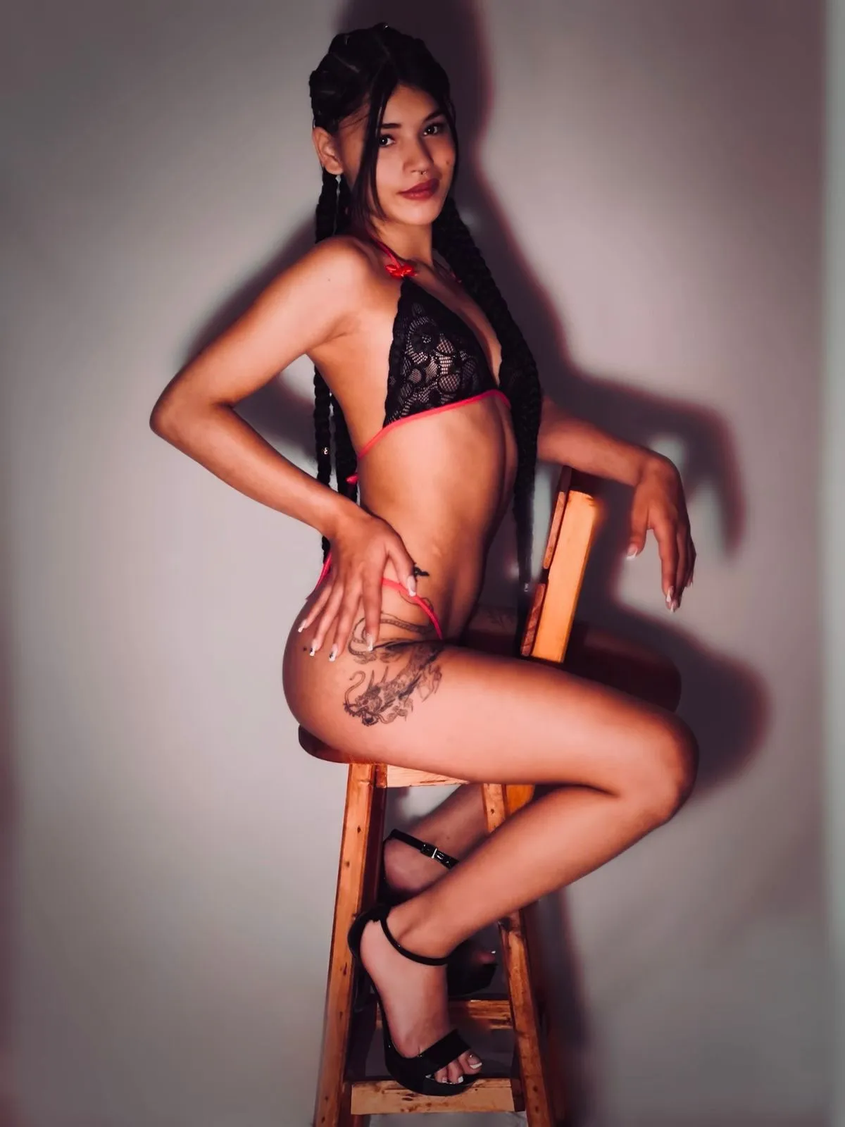 Live sex webcam photo for EmilyRousse18 #7457822