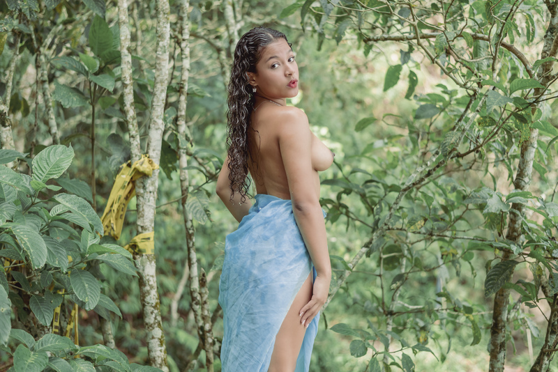 Live sex webcam photo for PauReyess #6389276