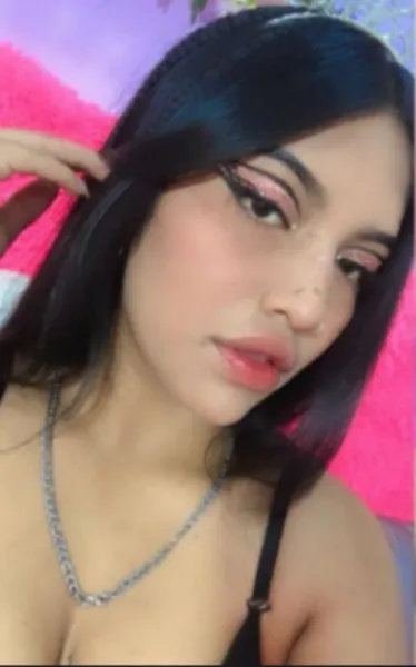 Live sex webcam photo for carolinarossee #6227841