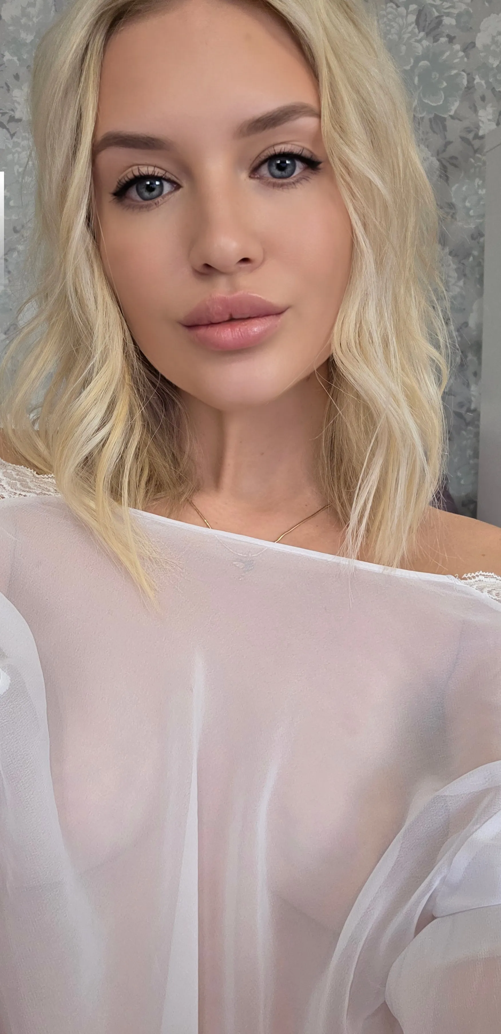 Live sex webcam photo for Lindy18 #8115757