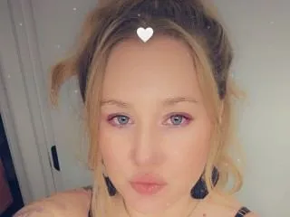 Live sex webcam photo for JuicyLenaBabyy #6251103