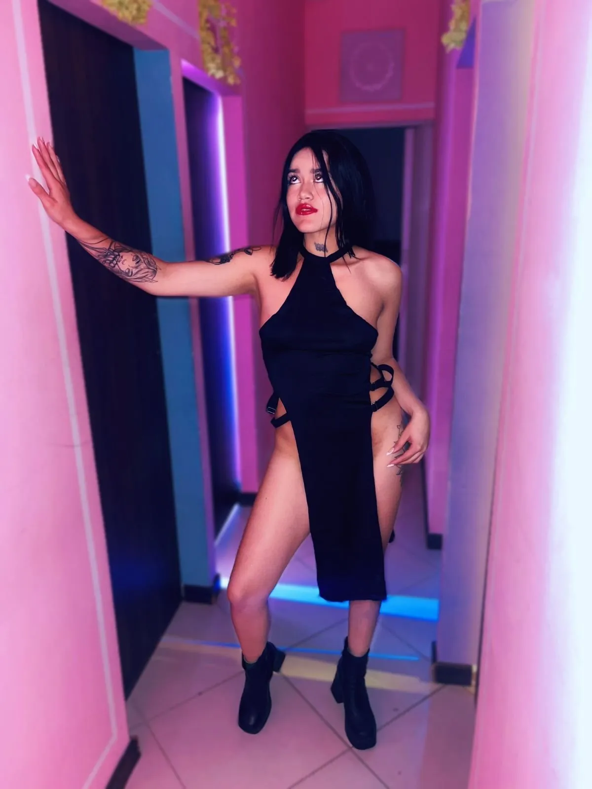 Live sex webcam photo for KarlieNaugthy #7322353