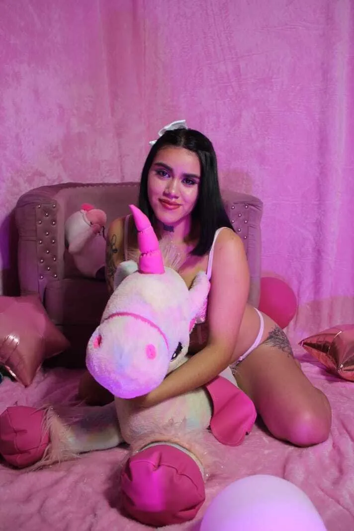 Live sex webcam photo for KarlieNaugthy #7322285