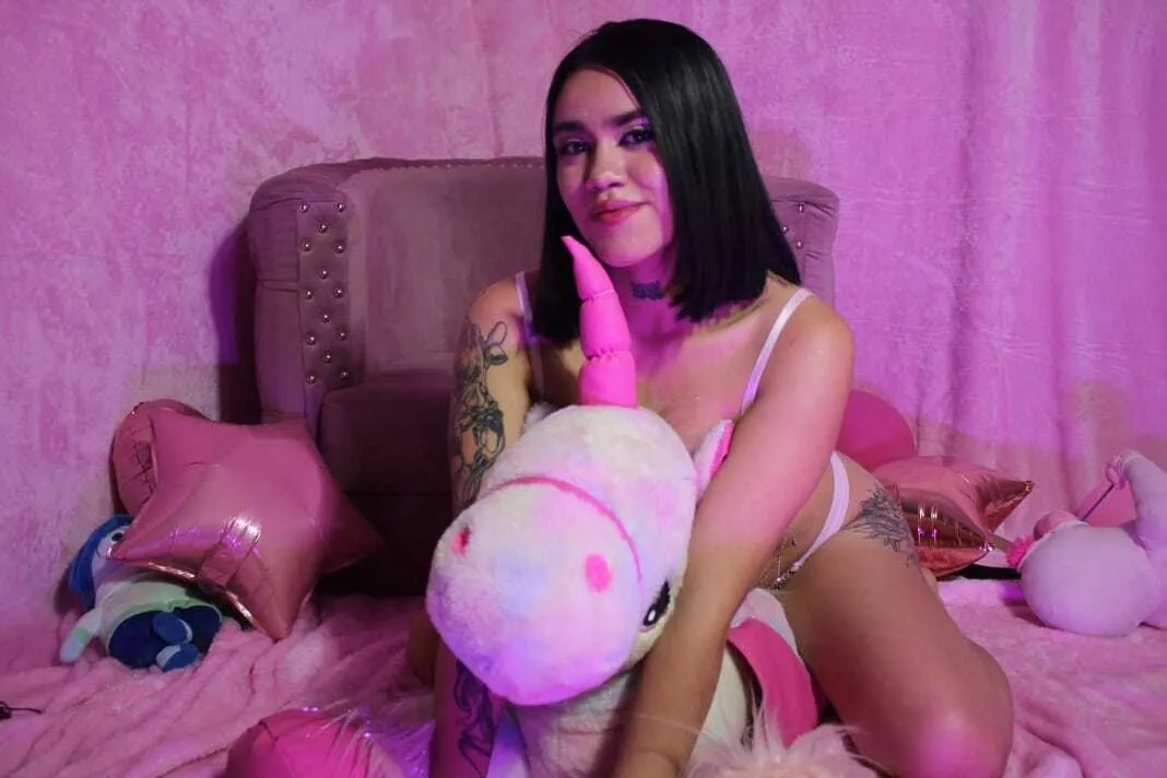 Live sex webcam photo for KarlieNaugthy #7322291