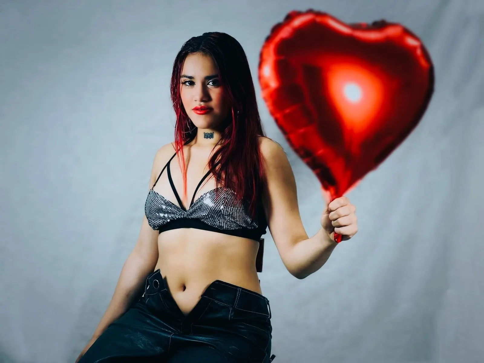 Live sex webcam photo for KarlieNaugthy #7322024