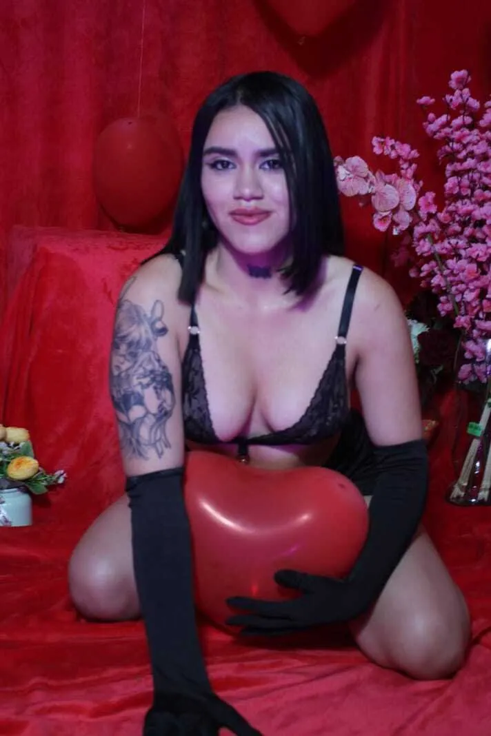 Live sex webcam photo for KarlieNaugthy #7322290