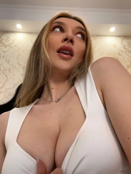 Live sex webcam photo for MollyRossey #6296524