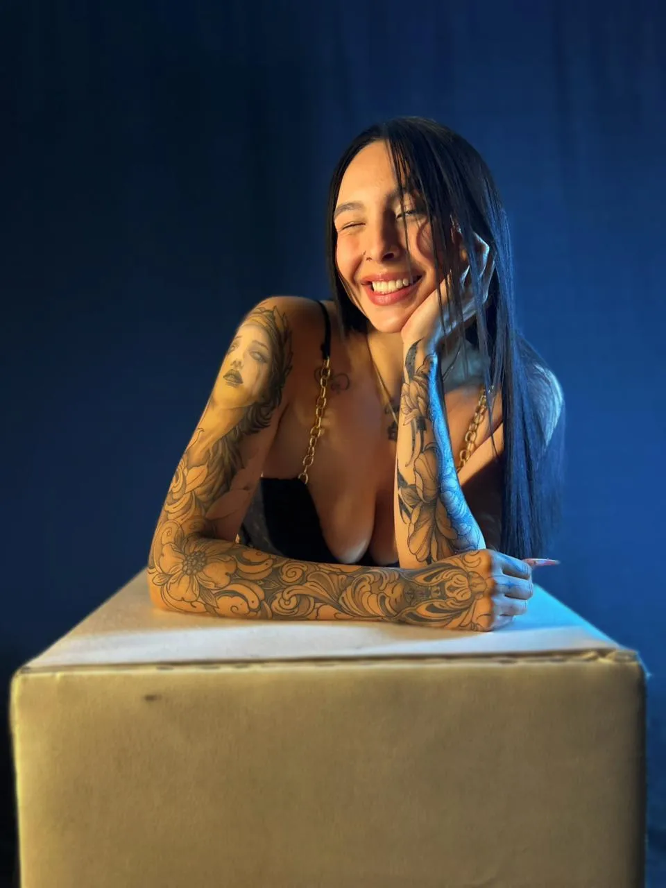 Live sex webcam photo for ChloeeTompsony #7940313