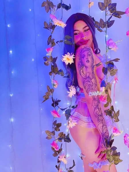 Live sex webcam photo for ChloeeTompsony #7918767