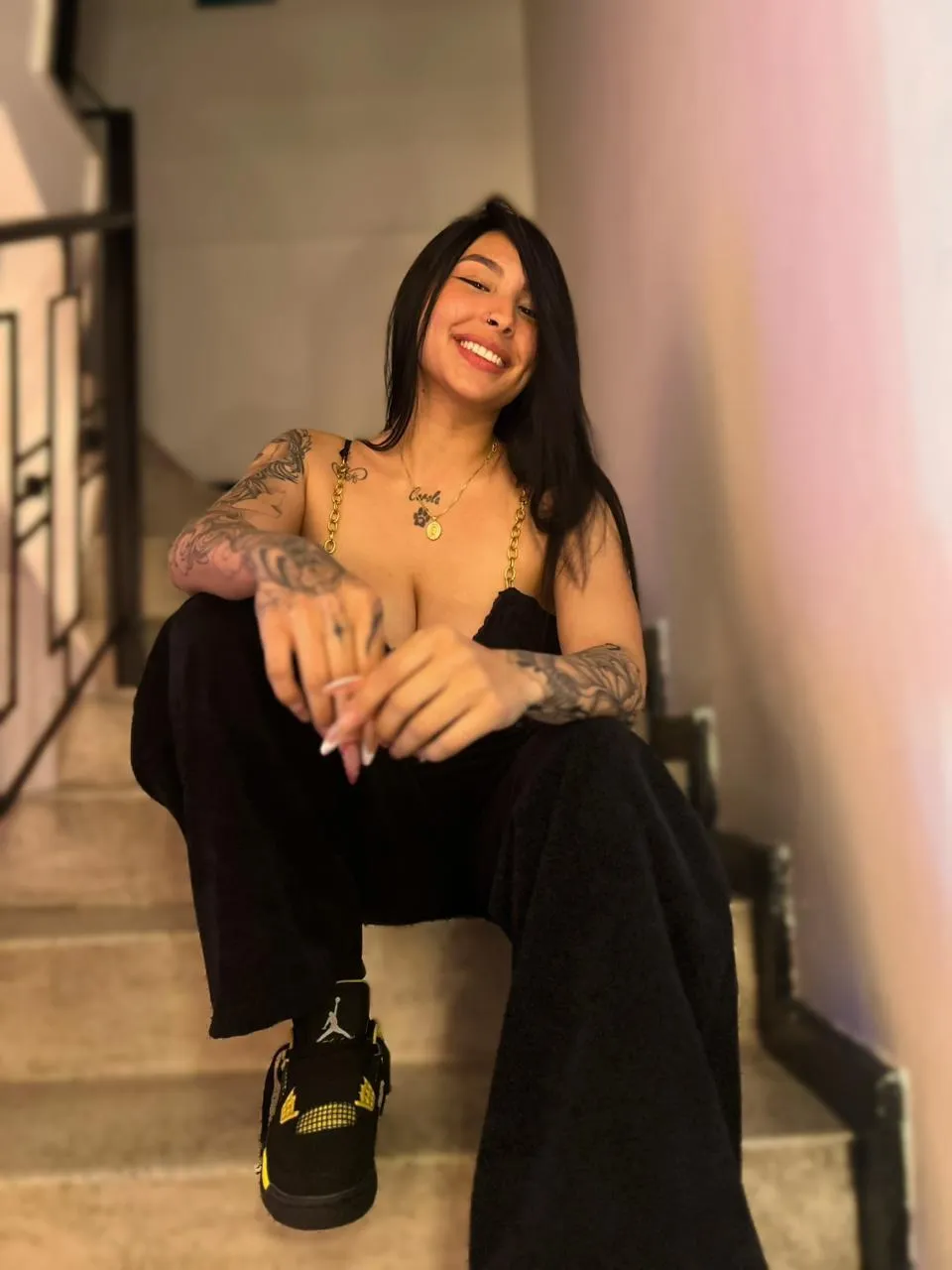 Live sex webcam photo for ChloeeTompsony #7940355