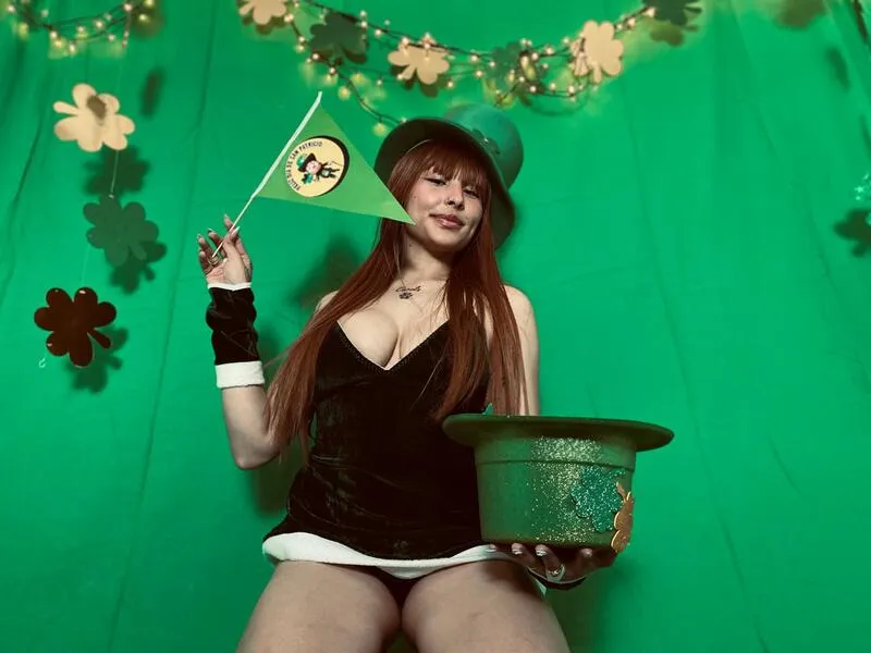 Live sex webcam photo for ChloeeTompsony #7918763