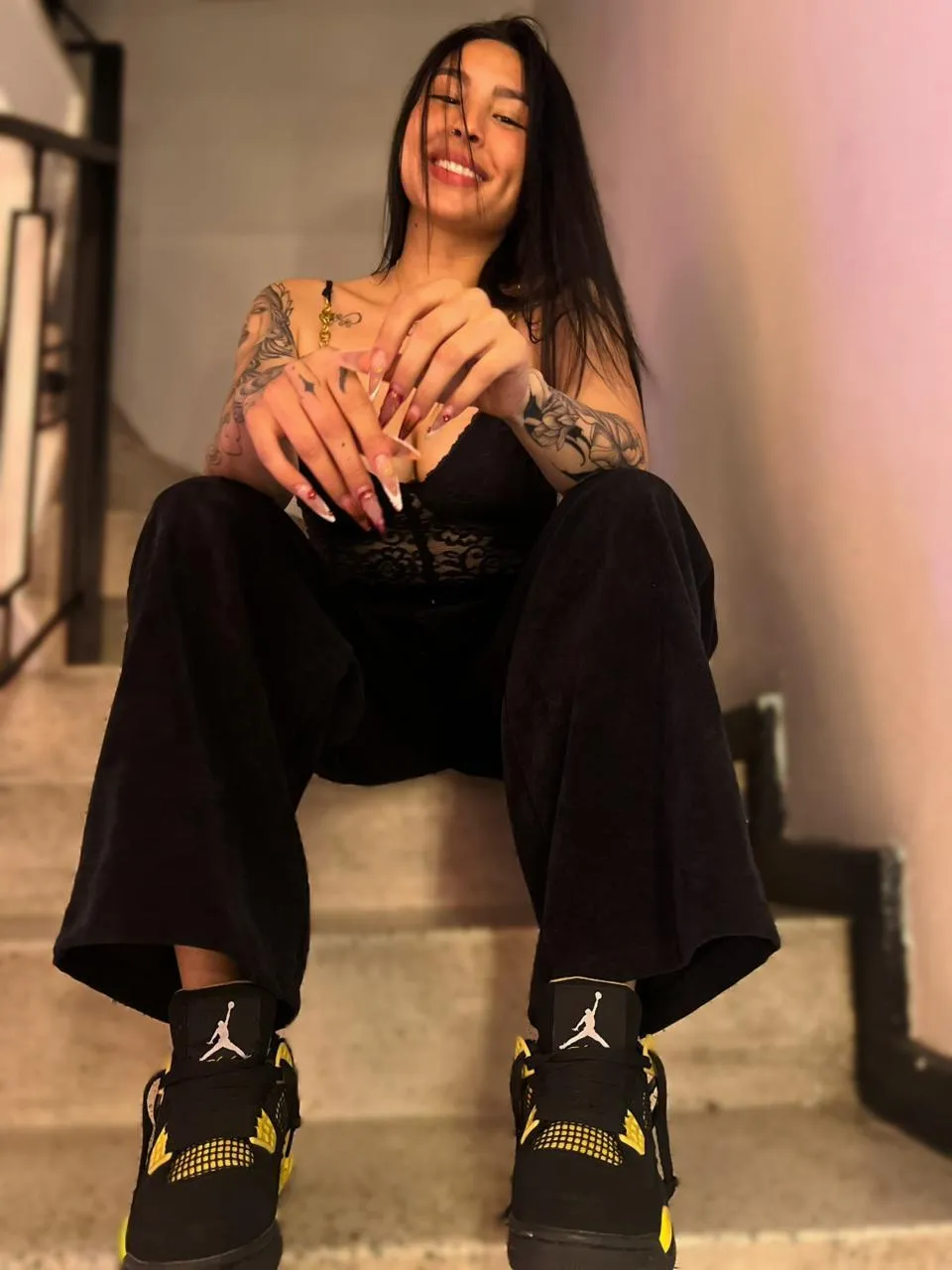 Live sex webcam photo for ChloeeTompsony #7940361