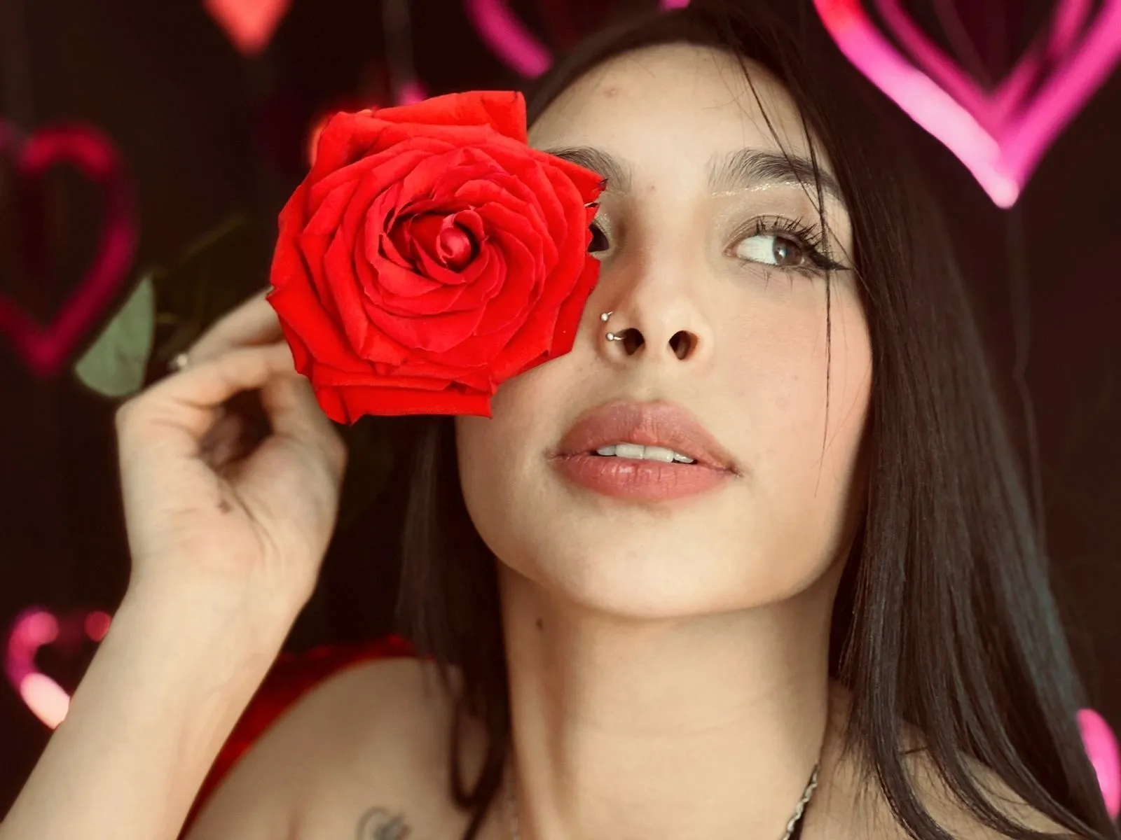 Live sex webcam photo for ChloeeTompsony #7918720