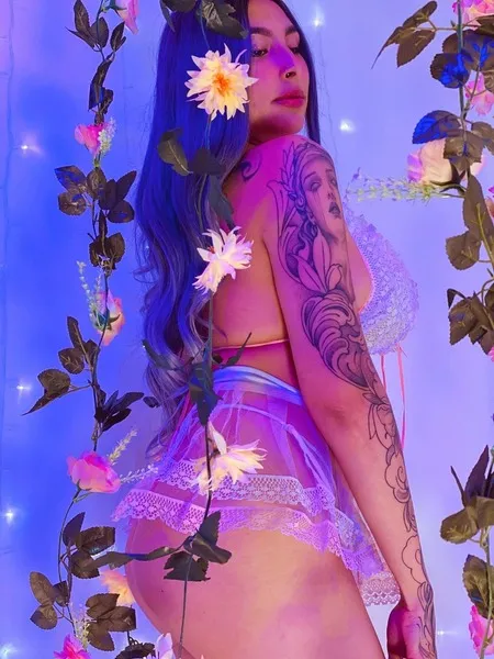 Live sex webcam photo for ChloeeTompsony #7918769