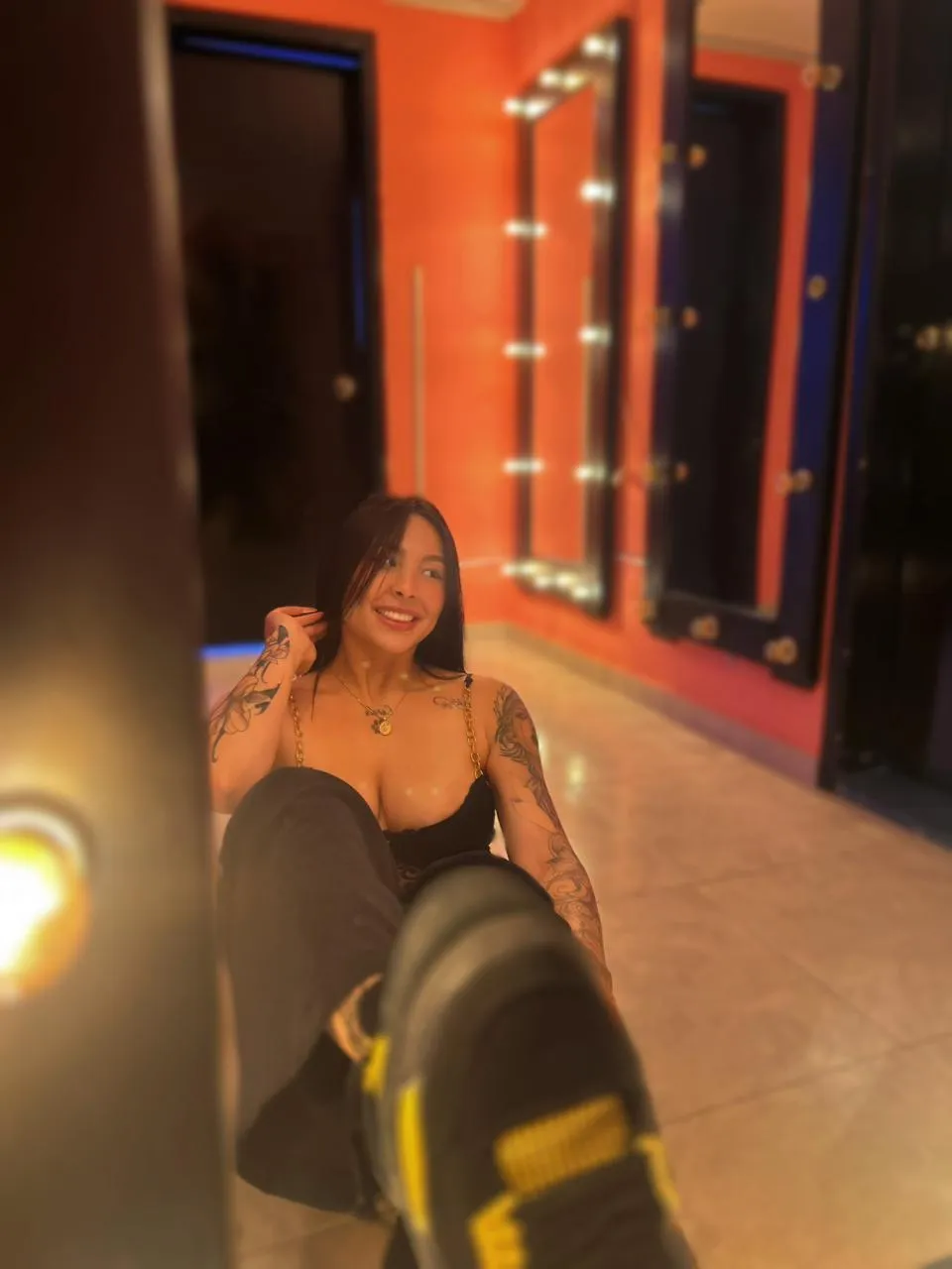 Live sex webcam photo for ChloeeTompsony #7940347