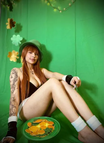 Live sex webcam photo for ChloeeTompsony #7918762