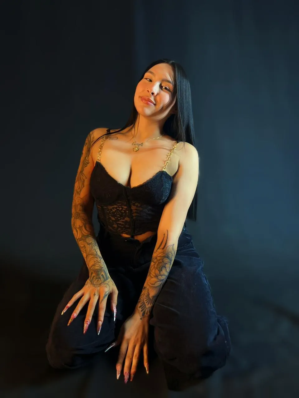 Live sex webcam photo for ChloeeTompsony #7940317